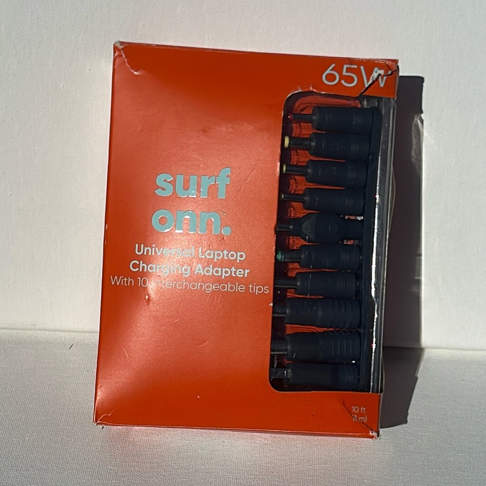 Surf Onn. Universal Lapto Charging Adapter